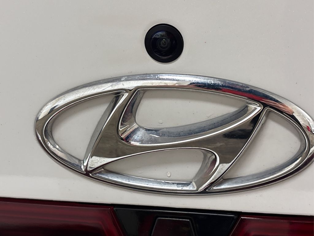 2023 Hyundai Elantra SEL photo 12