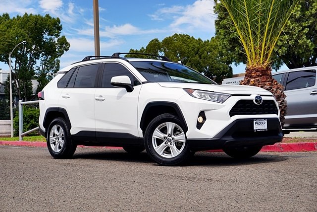 Used 2021 White Toyota XLE image 1