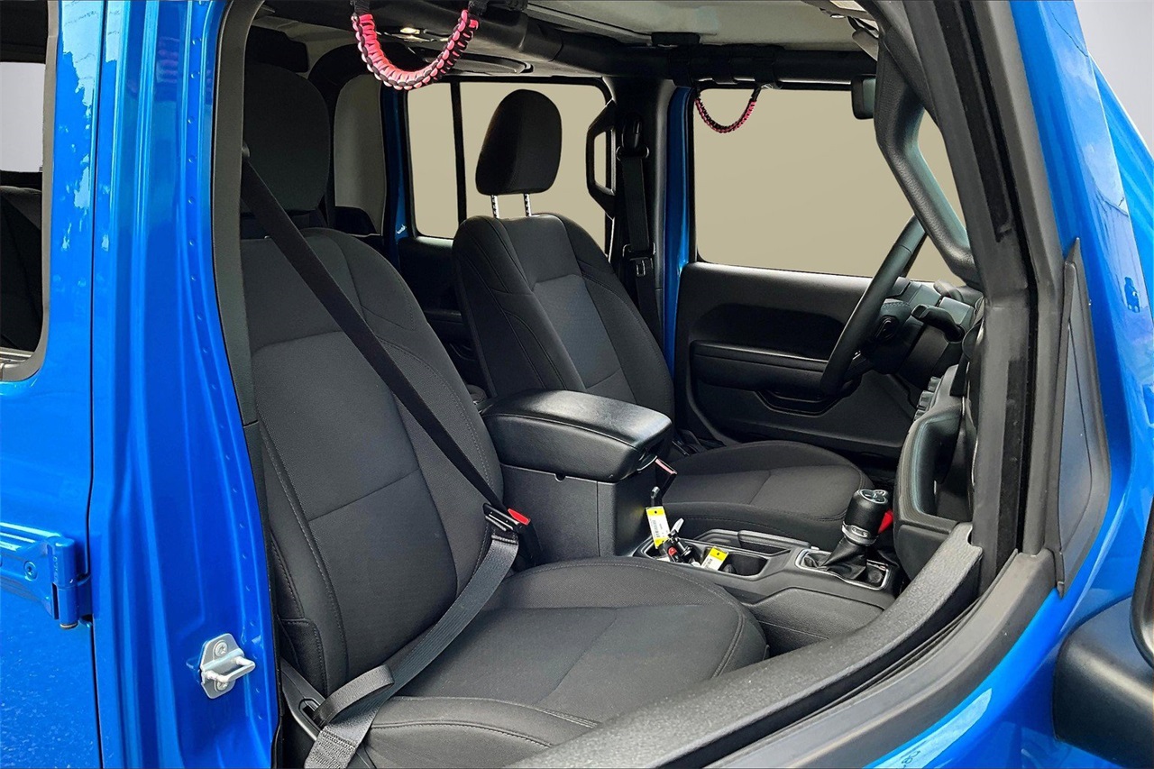 2023 Jeep Gladiator Willys photo 21