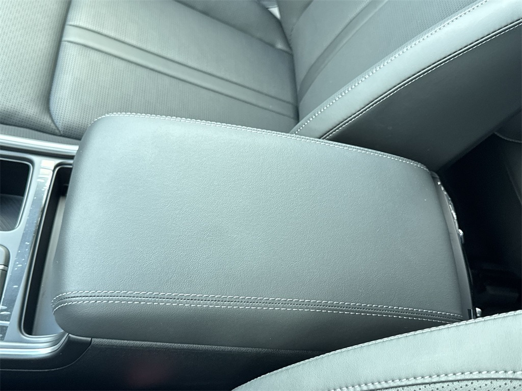 2025 Kia Sorento S photo 25