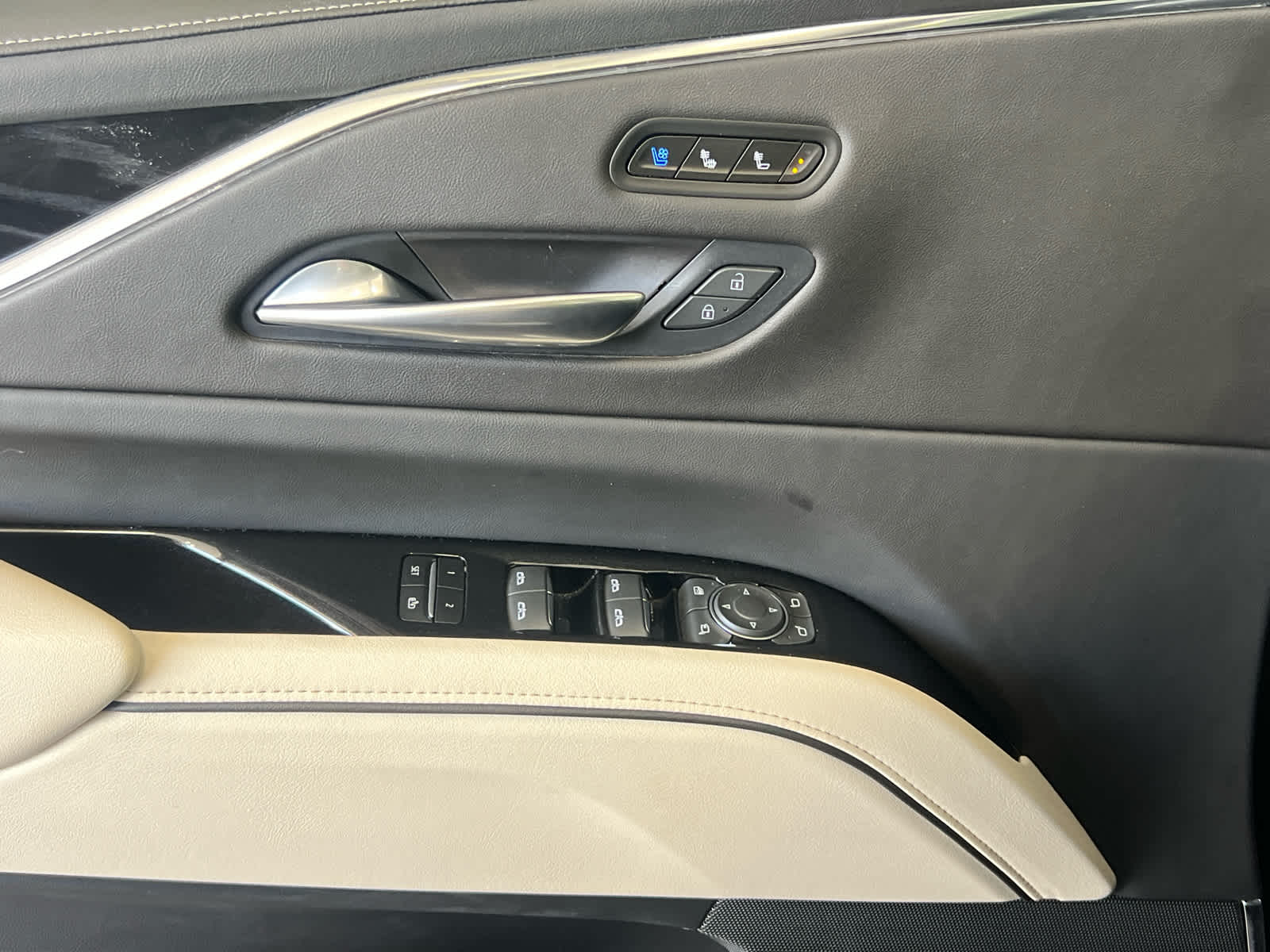 2022 Cadillac Escalade Sport photo 17