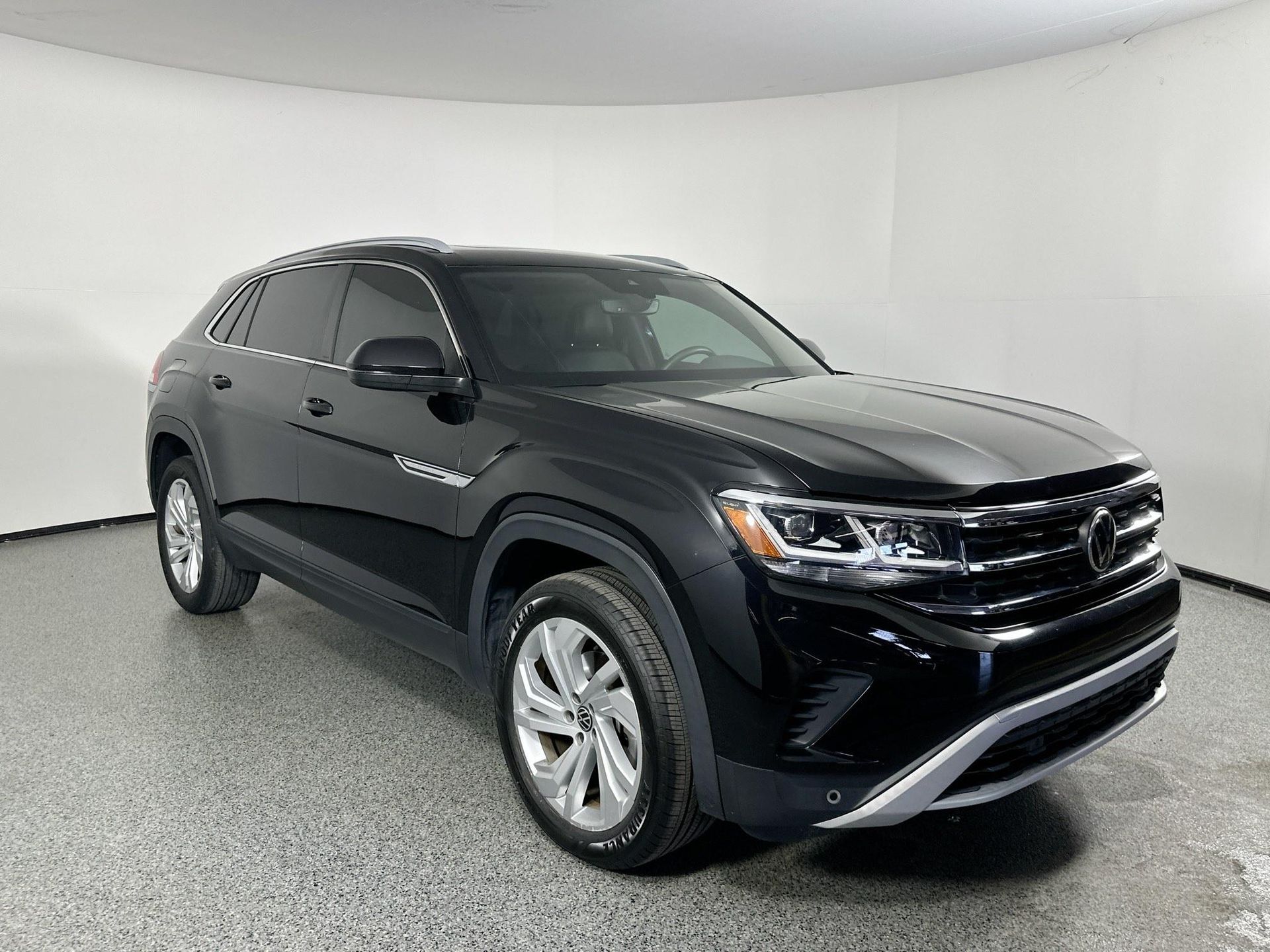 2021 Volkswagen Atlas Cross Sport V6 SEL photo 2