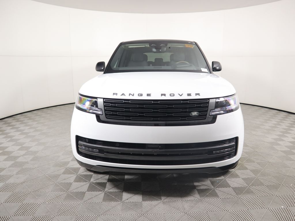 2025 Land Rover Range Rover SE photo 2