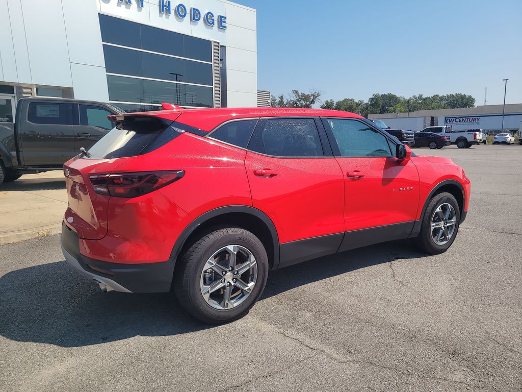 2023 Chevrolet Blazer 2LT photo 3
