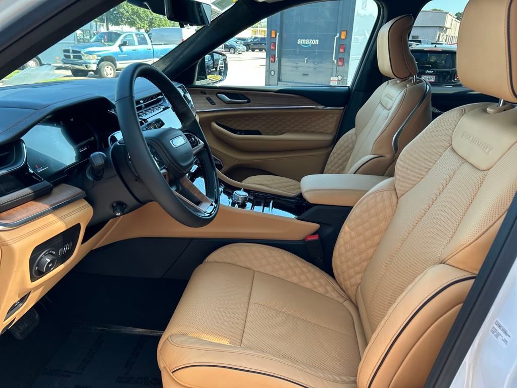 2025 Jeep Grand Cherokee L Summit photo 18