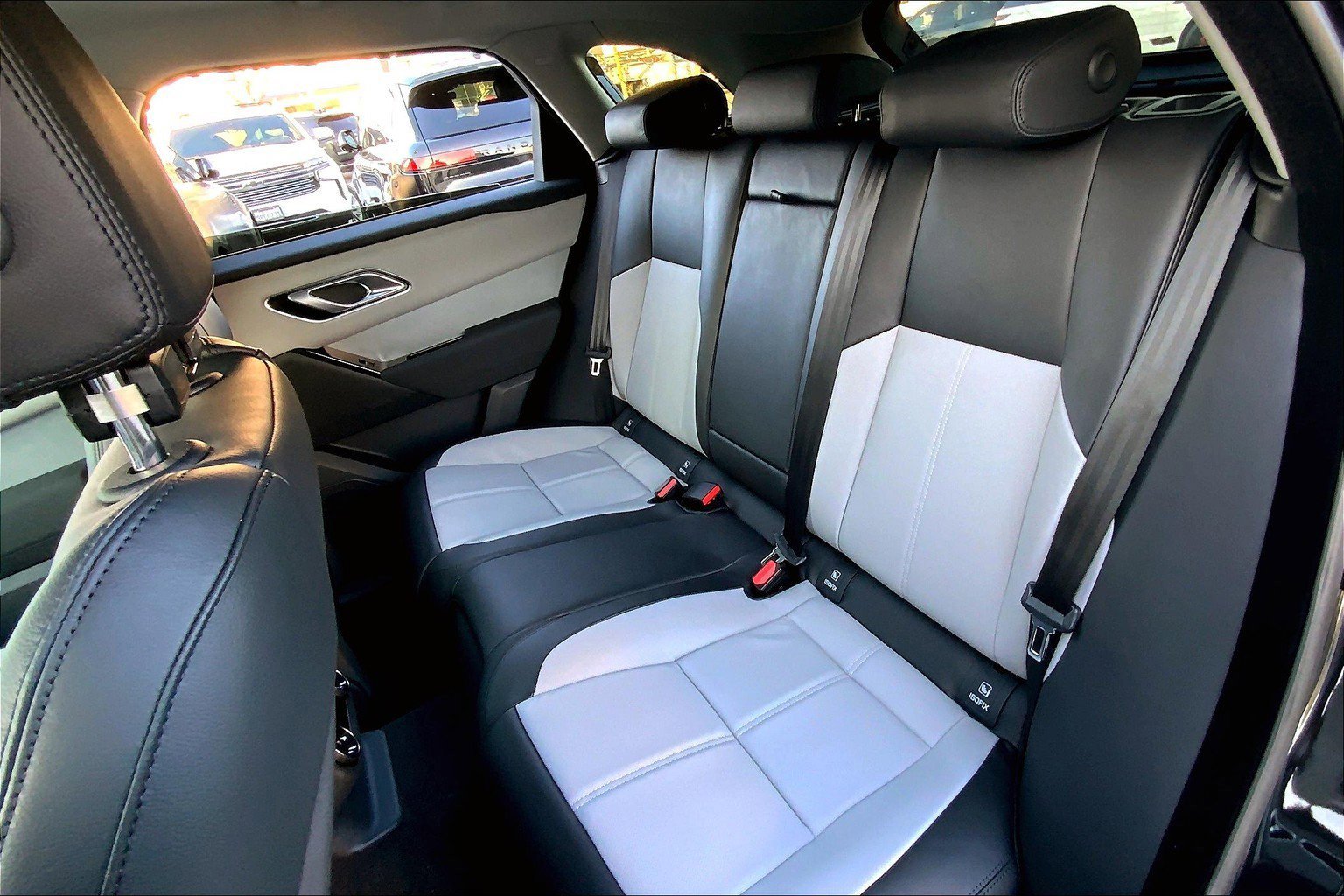 2025 Land Rover Range Rover Velar S photo 8