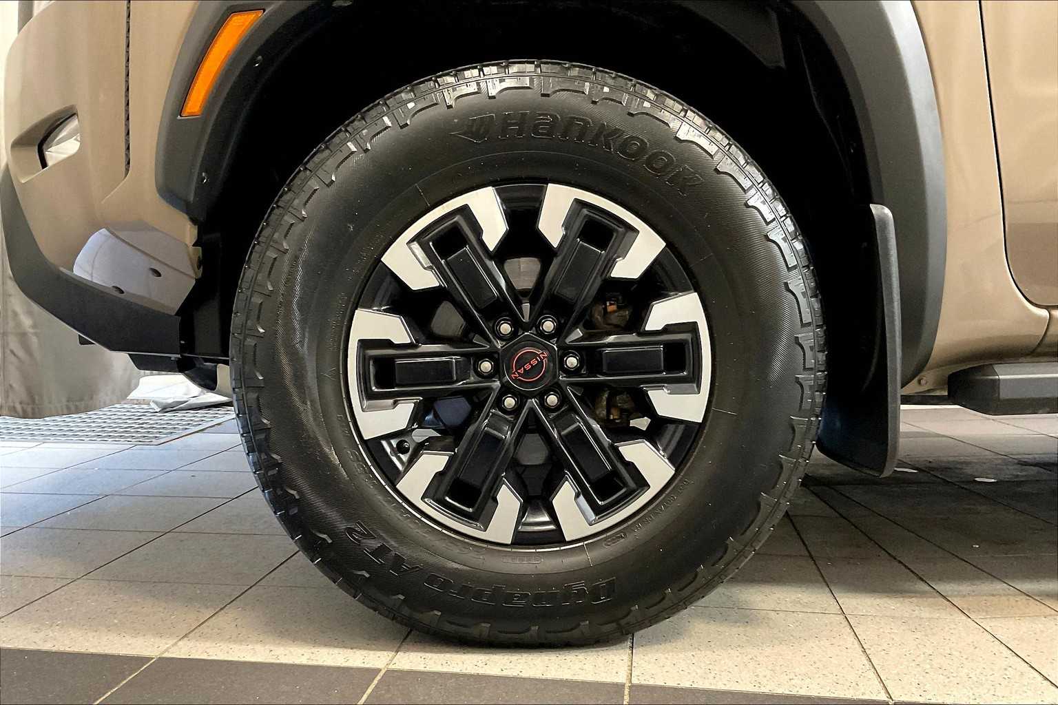 2022 Nissan Frontier PRO-4X photo 7