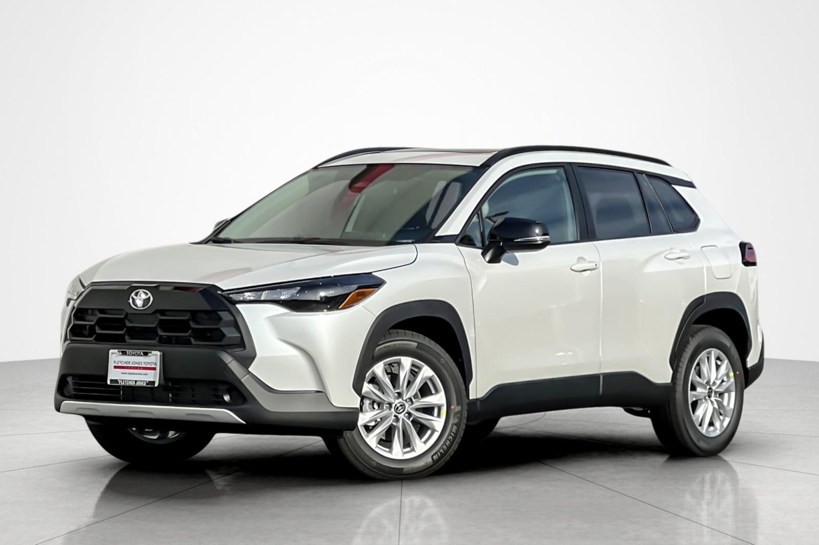 2026 Toyota Corolla Cross LE's photo