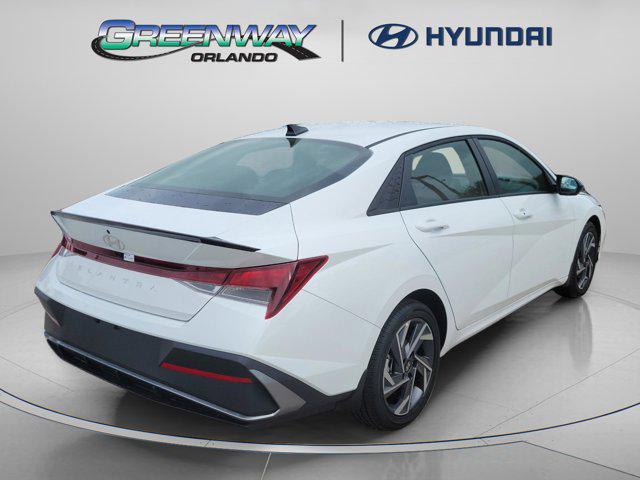 2025 Hyundai Elantra SEL Sport photo 3