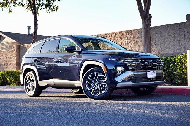 2025 Hyundai Tucson Hybrid Limited photo 2