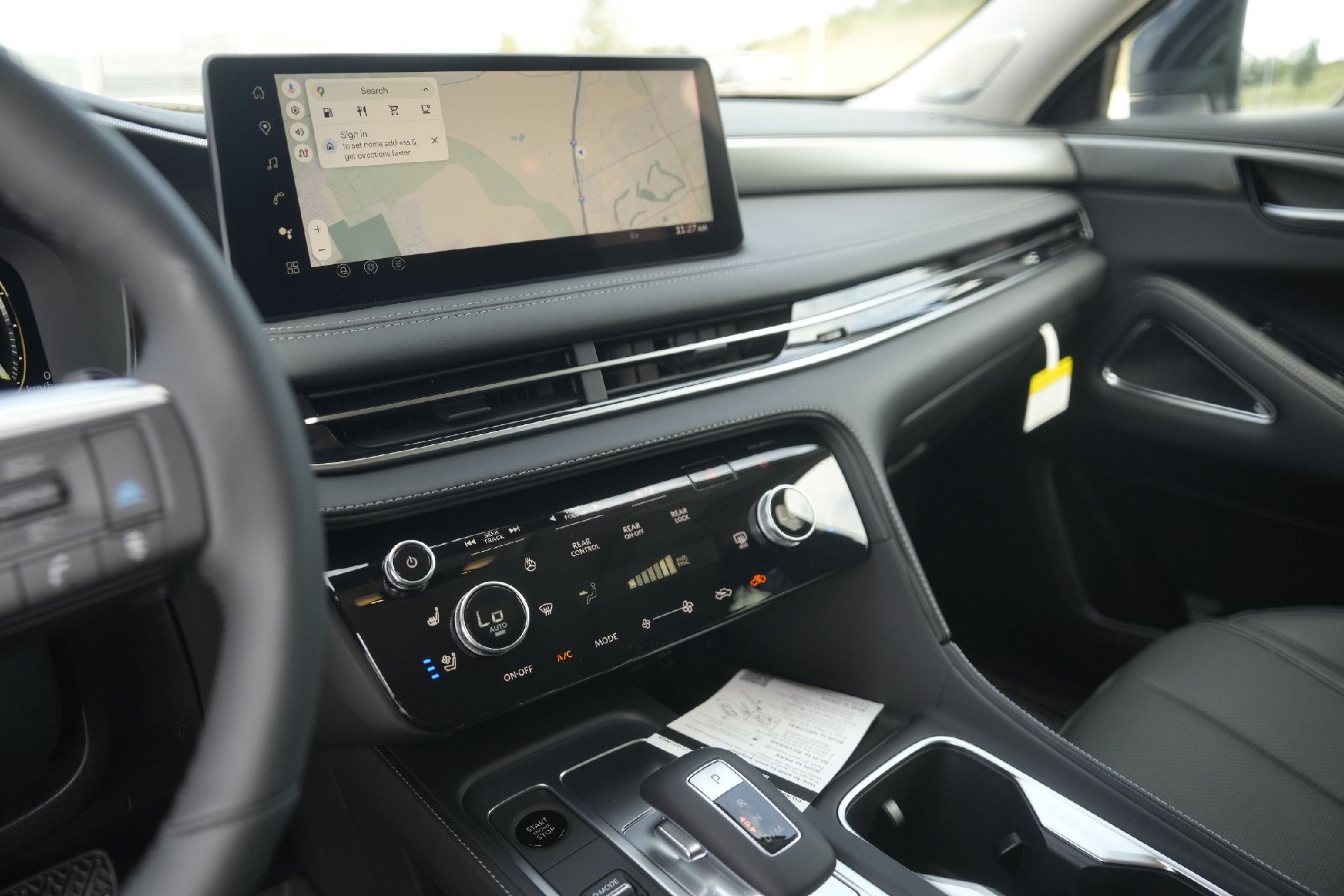 2026 Infiniti QX60 Luxe photo 9
