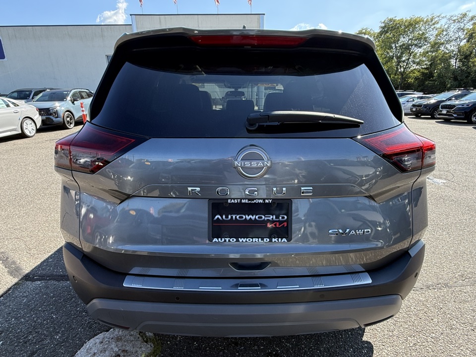 2023 Nissan Rogue SV photo 5