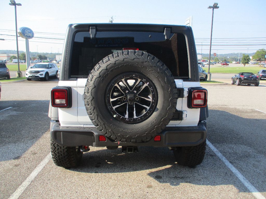 2025 Jeep Wrangler Willys photo 16