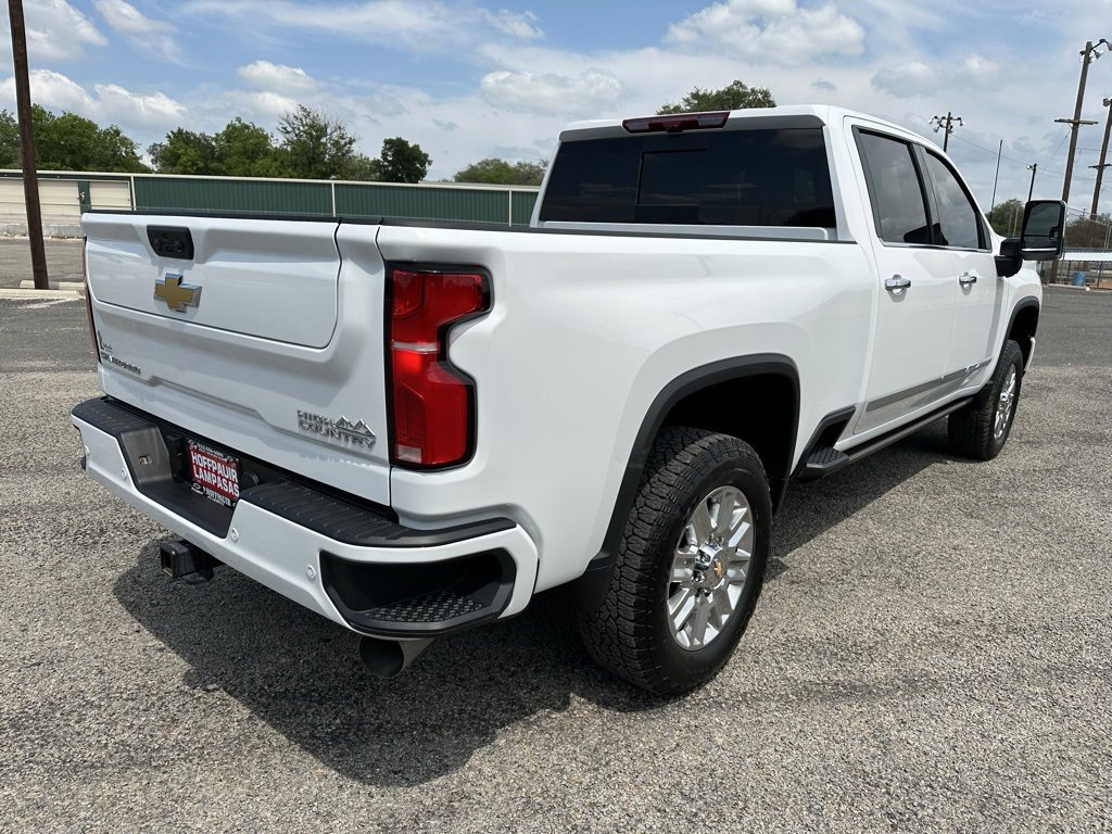 2025 Chevrolet Silverado 2500HD High Country photo 3