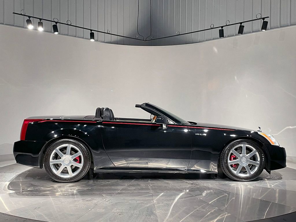 2005 Cadillac XLR Base photo 4