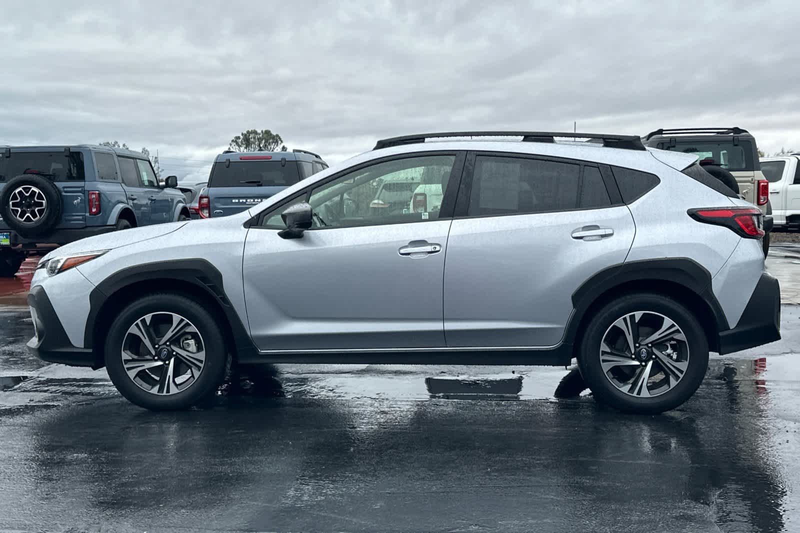 2024 Subaru Crosstrek Premium photo 2