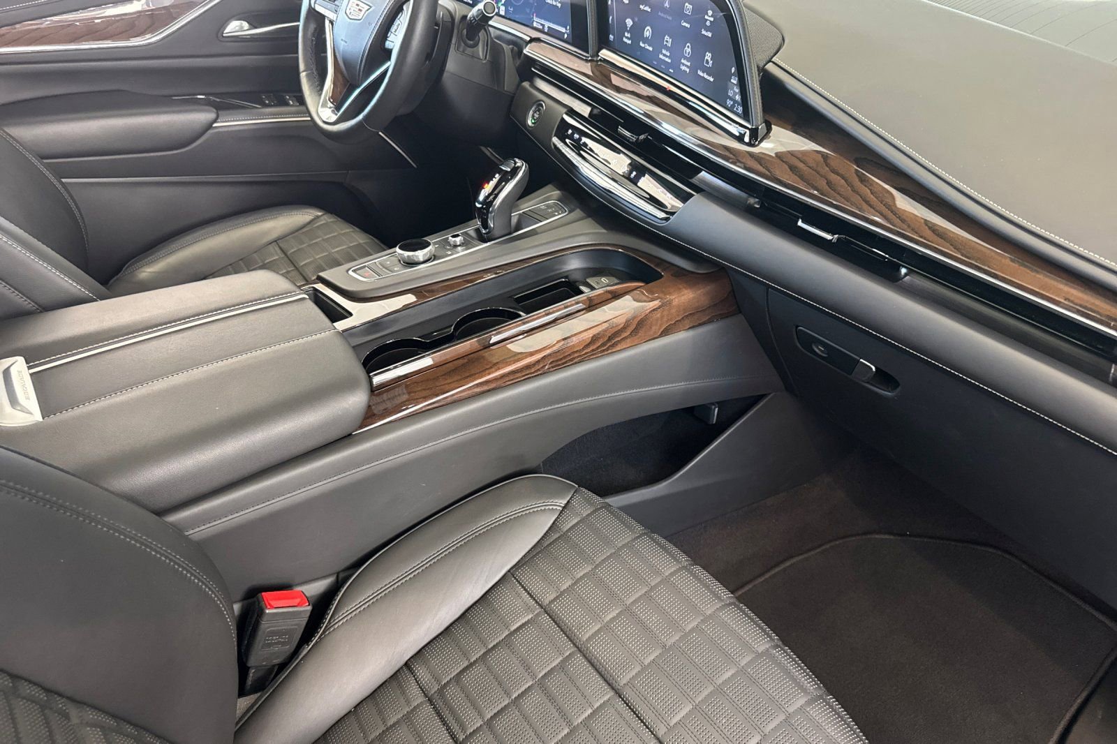 2024 Cadillac Escalade ESV Sport Platinum photo 17
