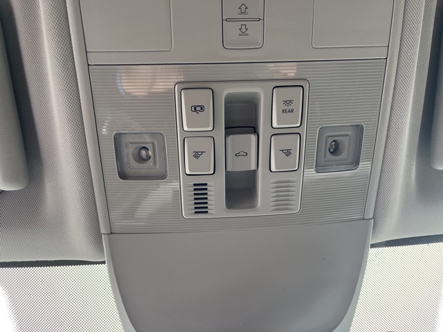 2025 Volkswagen Taos SEL photo 19