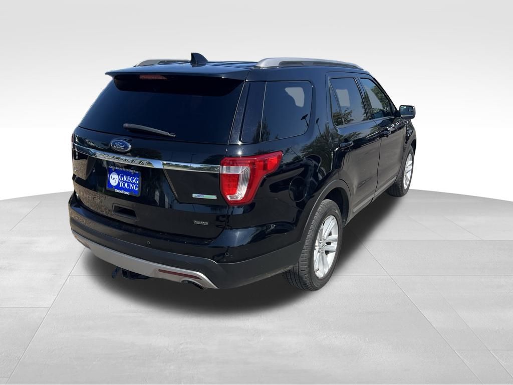 2016 Ford Explorer XLT photo 4