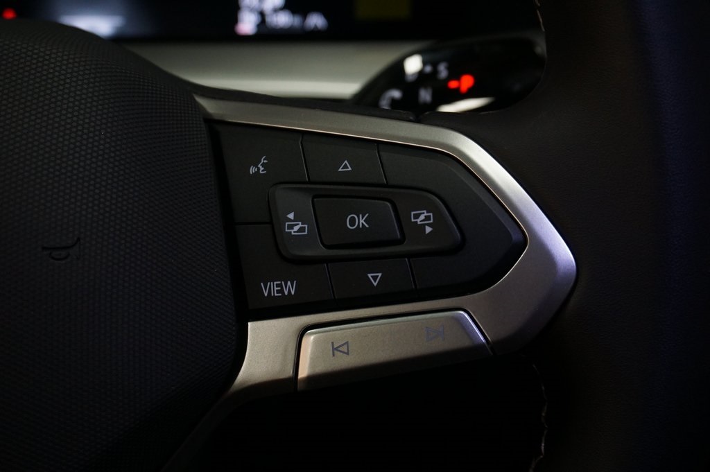 2025 Volkswagen Tiguan SE photo 21