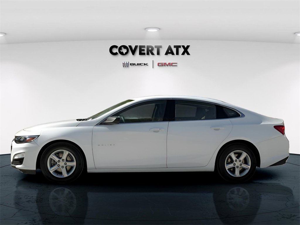 2022 Chevrolet Malibu LS photo 3