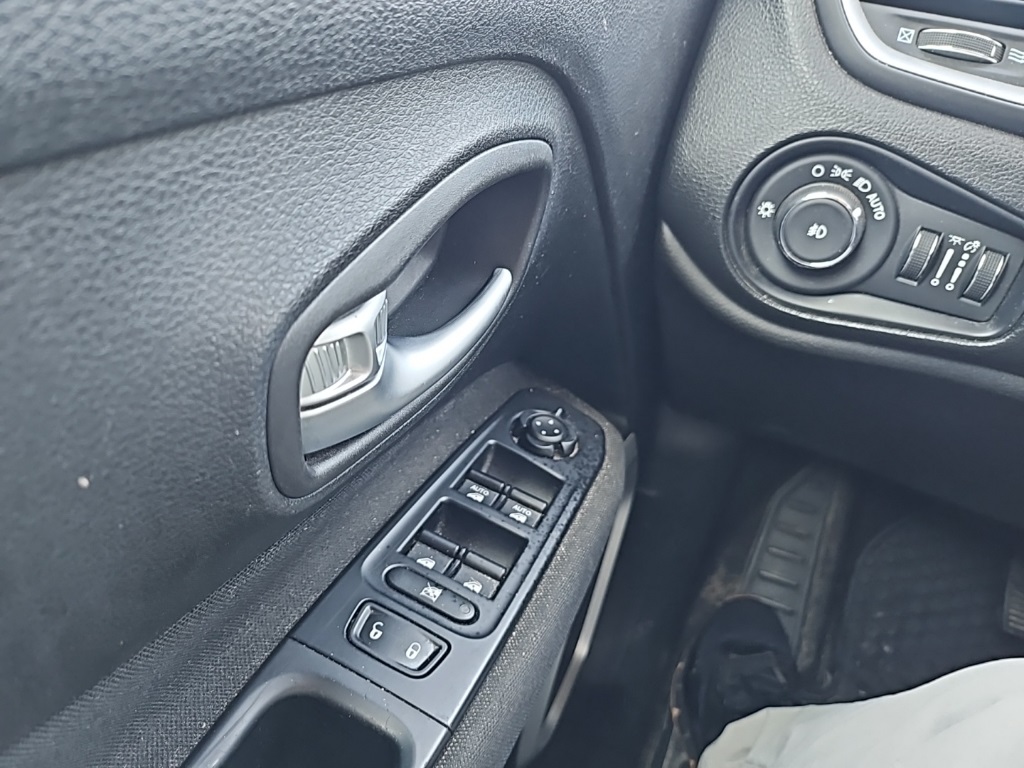 2019 Jeep Renegade Latitude photo 26