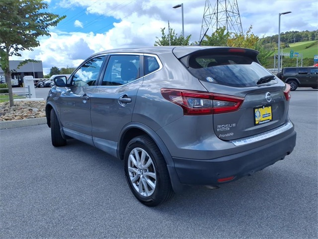 2020 Nissan Rogue Sport S photo 3