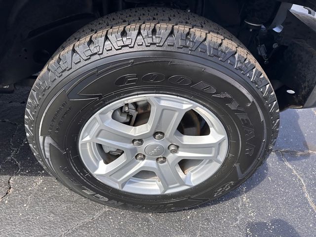 2019 Jeep Wrangler Sport S photo 11