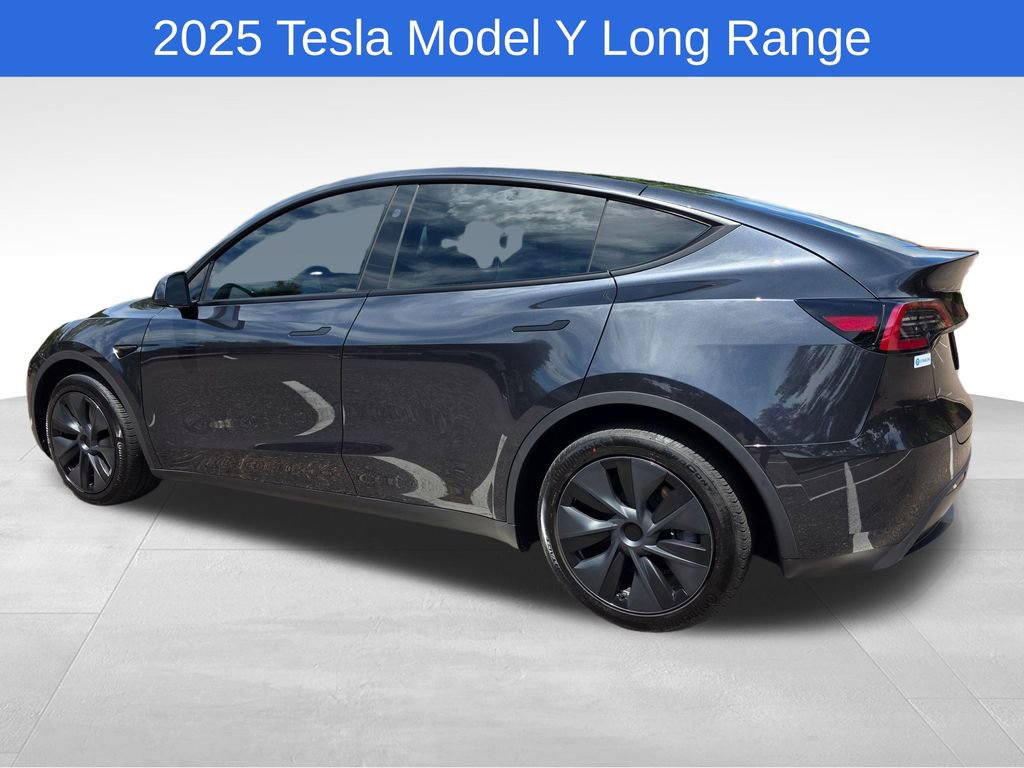 2025 Tesla Model Y Long Range photo 5