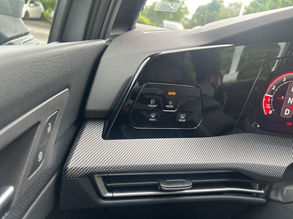 2025 Volkswagen Golf GTI SE photo 26