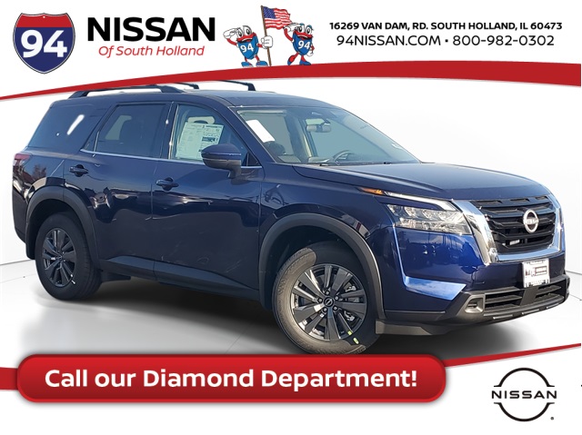 2025 Nissan Pathfinder SV's photo