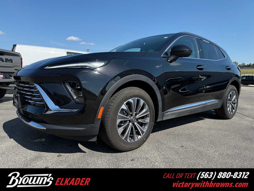 2025 Buick Envision Preferred's photo