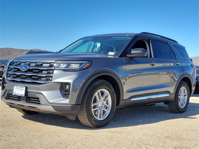 2025 Ford Explorer photo 3