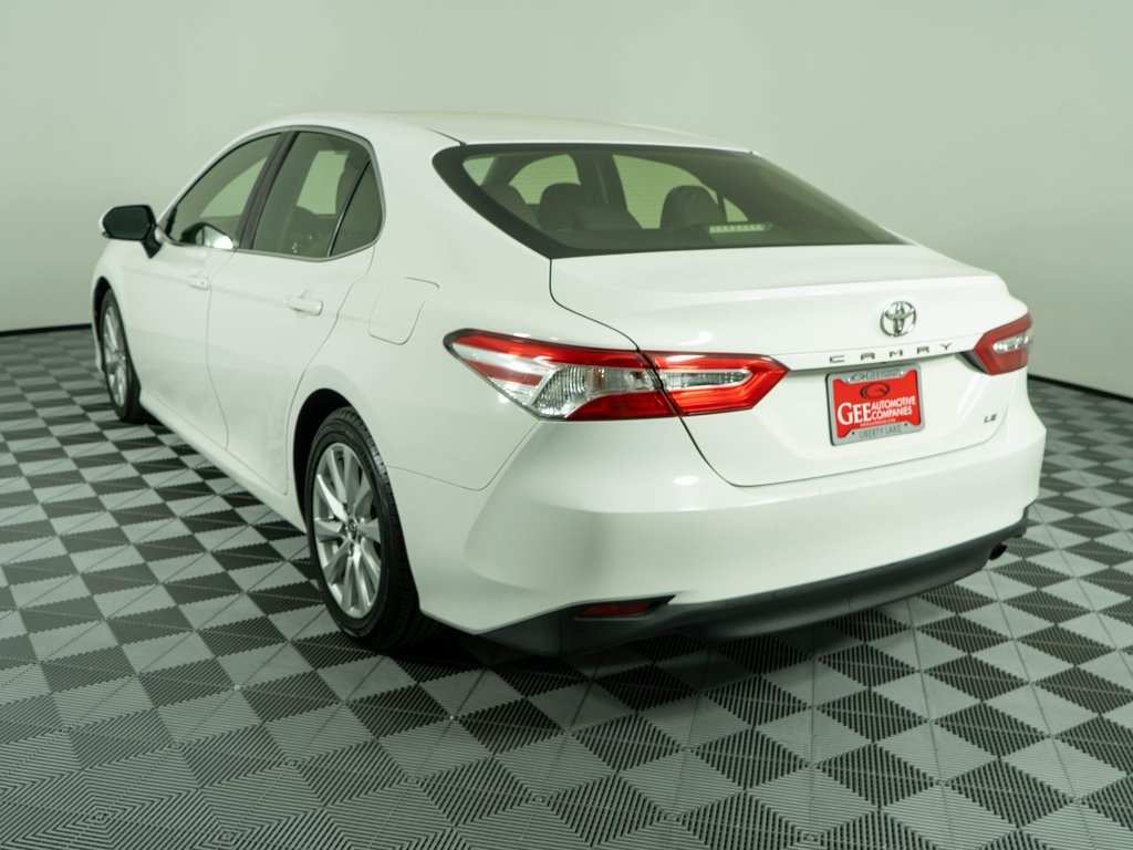 2018 Toyota Camry XLE XSE photo 4