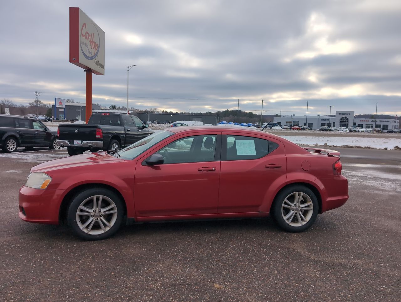 2012 Dodge Avenger SE's photo