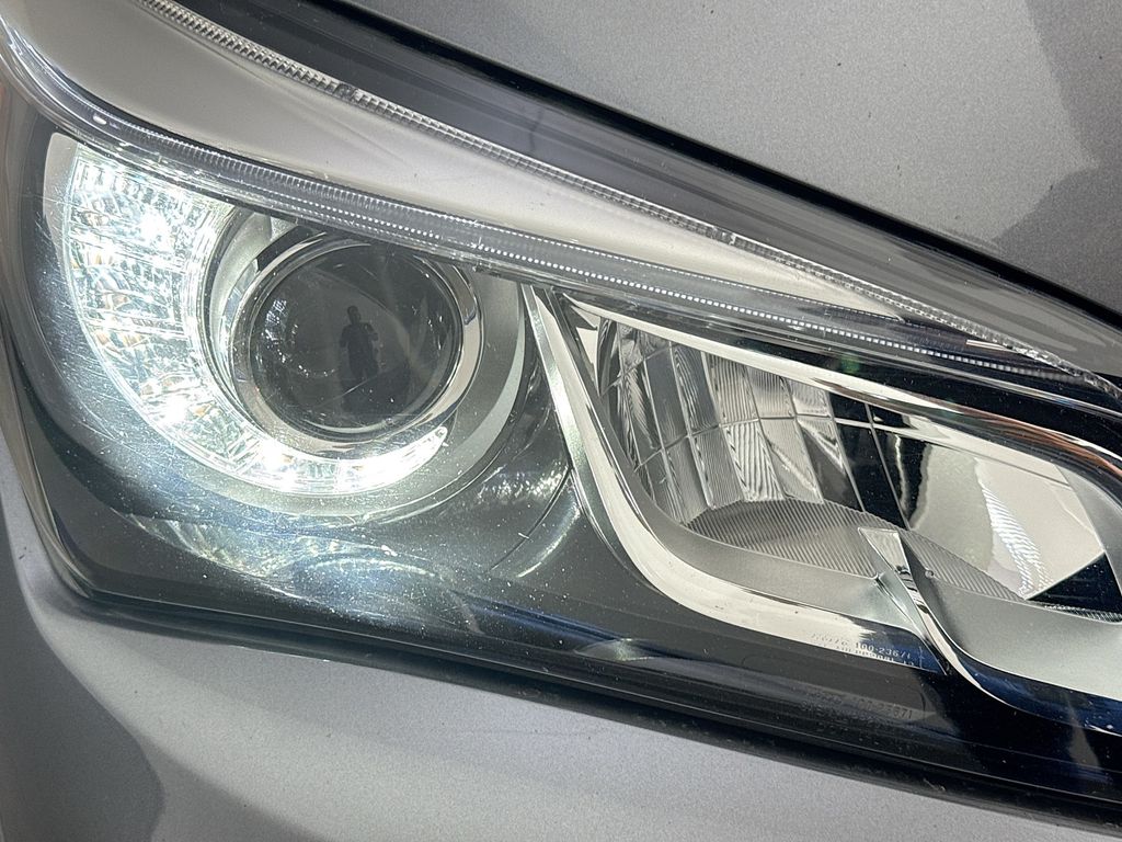 2017 Infiniti QX80 photo 36