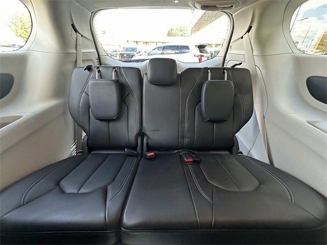 2022 Chrysler Pacifica Hybrid Touring L photo 57