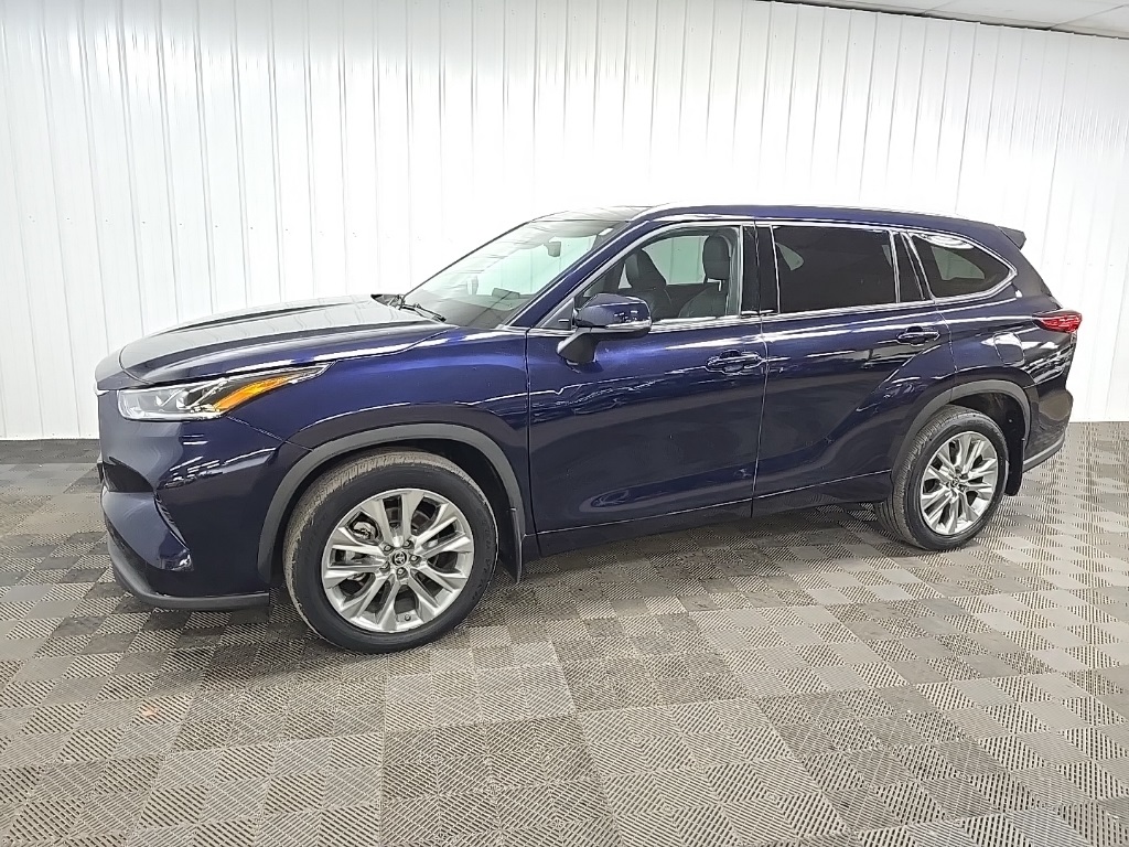 2022 Toyota Highlander Limited photo 5