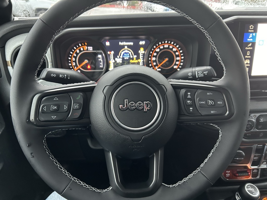 2025 Jeep Gladiator Willys photo 14