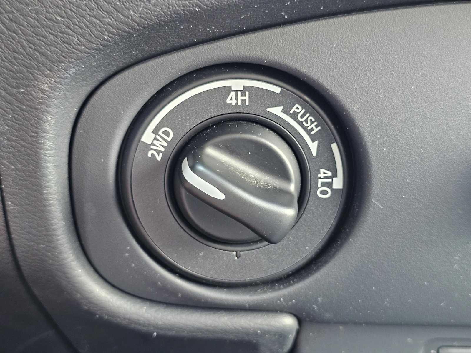 2024 Nissan Frontier SV photo 24