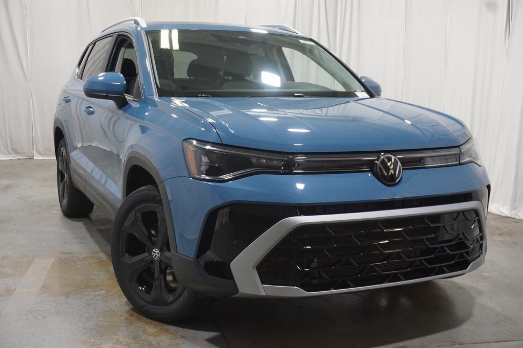 2025 Volkswagen Taos SEL photo 3