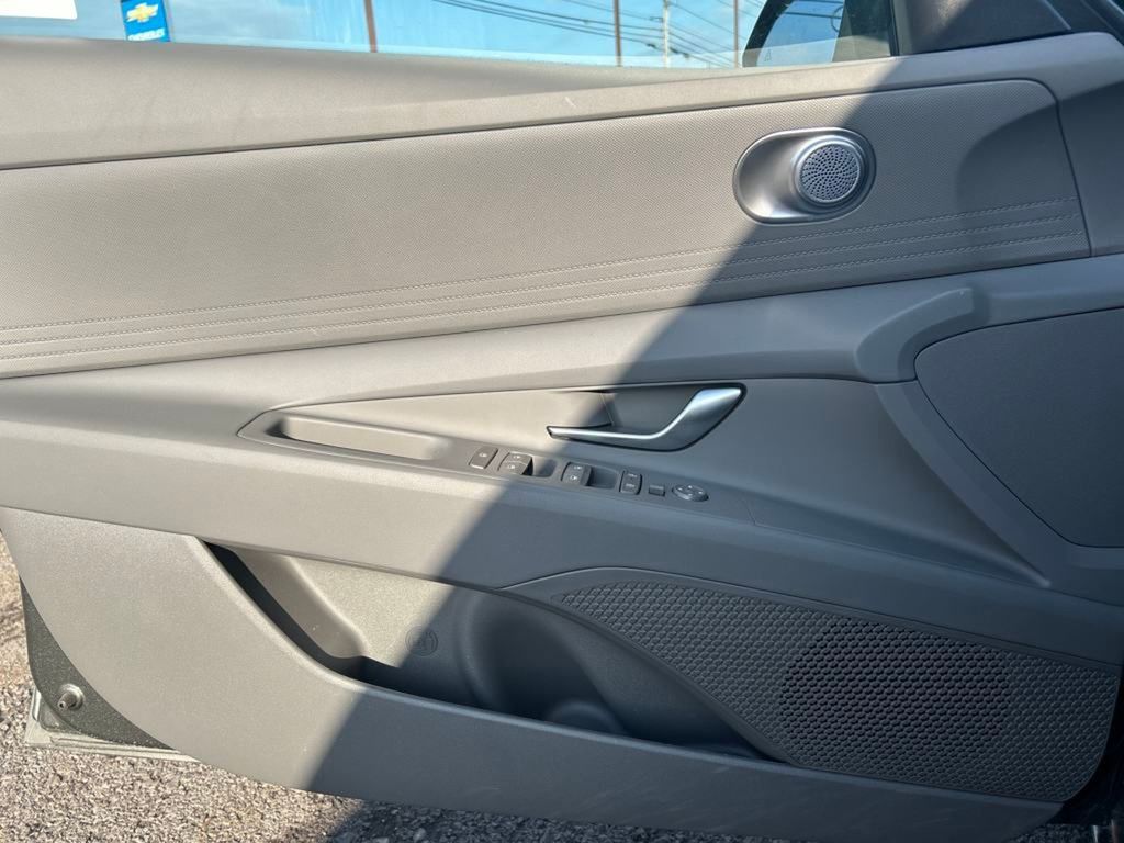 2024 Hyundai Elantra SE photo 10