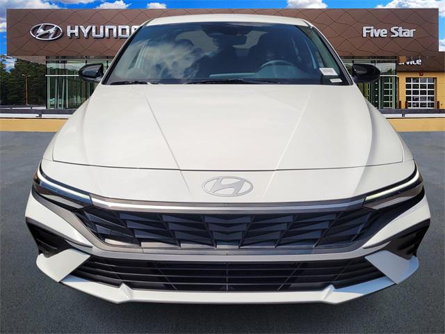 2025 Hyundai Elantra SEL Sport photo 2