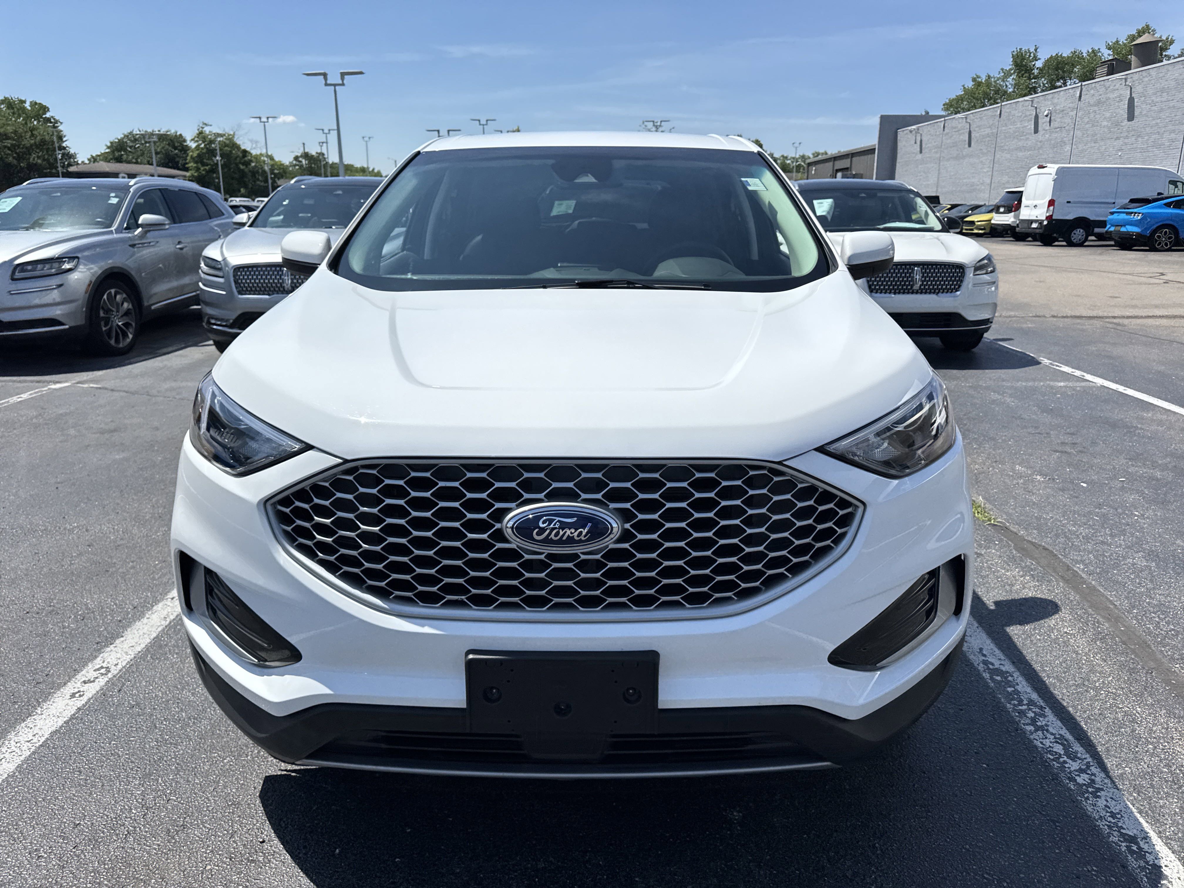 2024 Ford Edge SEL photo 4