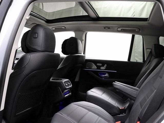 2026 Mercedes Benz GLS 450 4MATIC photo 14