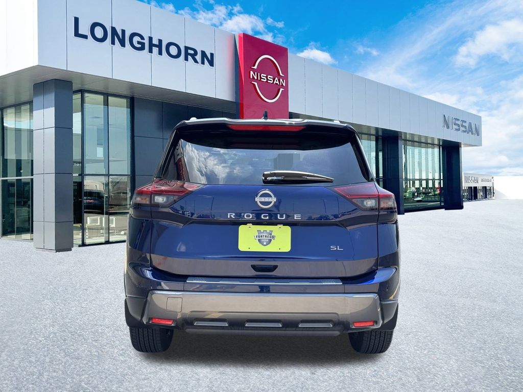2024 Nissan Rogue SL photo 3