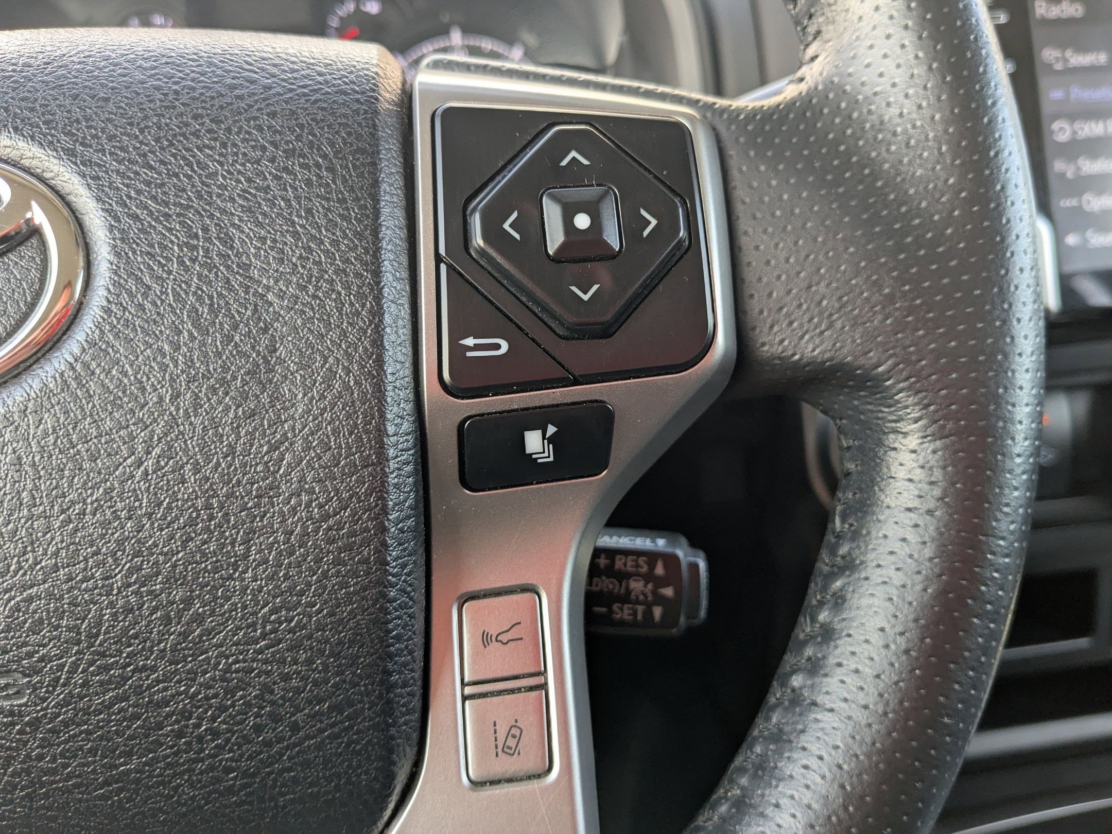 2021 Toyota 4Runner SR5 photo 17