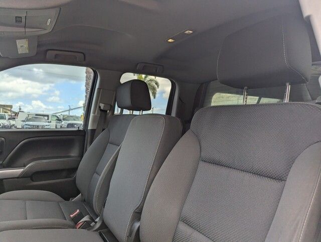 2018 Chevrolet Silverado LT photo 11