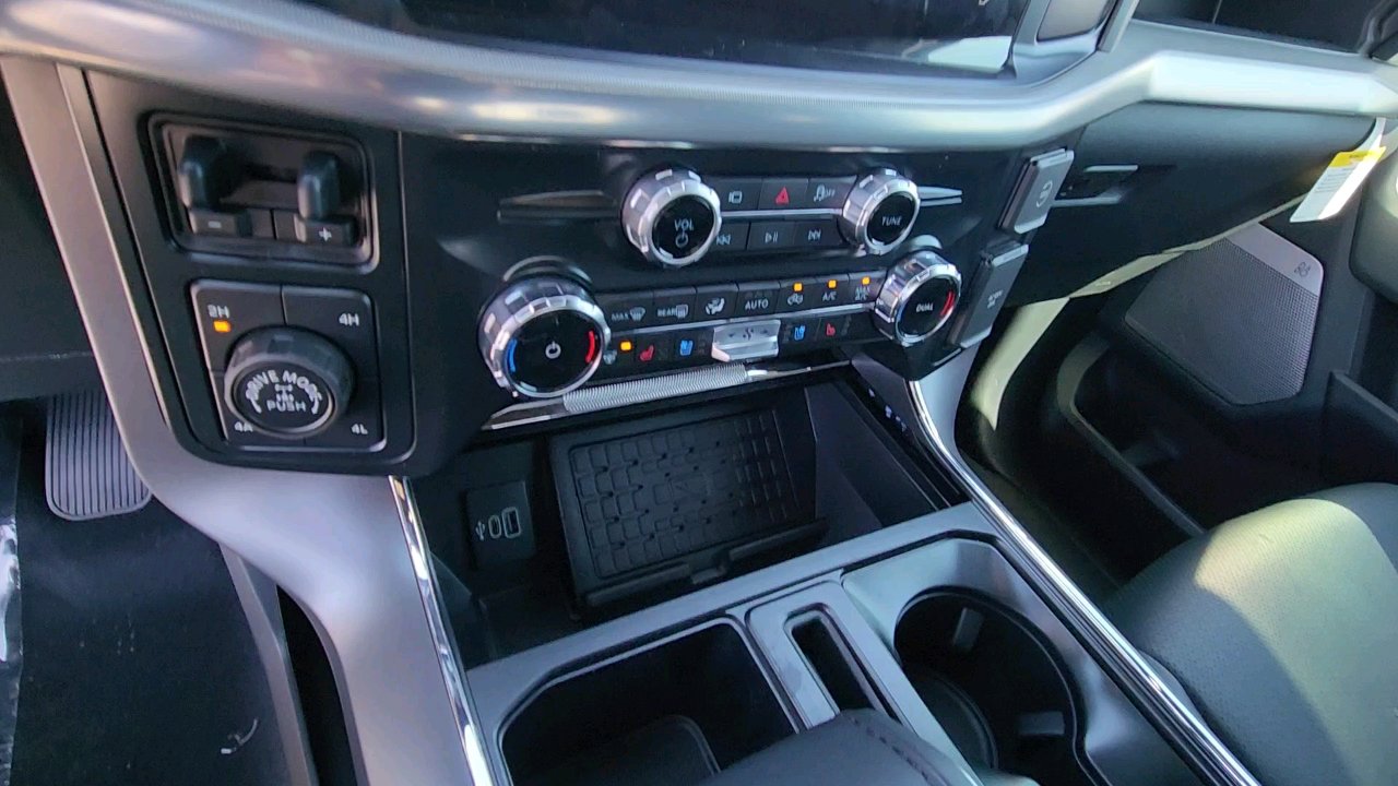 2025 Ford F-150 Lariat photo 24