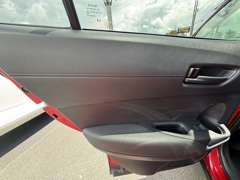 2024 Toyota Corolla Cross LE photo 19